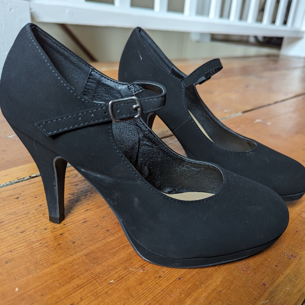 Black mary-jane heels